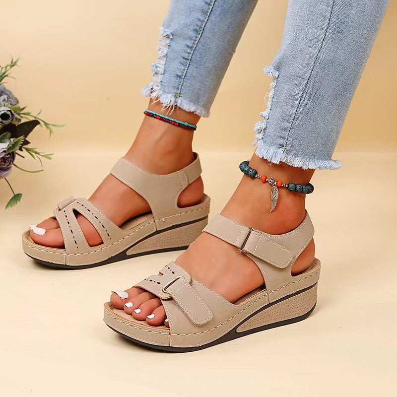 Bequeme Plateau-Sandalen