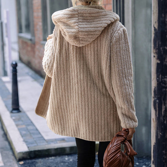 Weites, warmes Kapuzenmantel