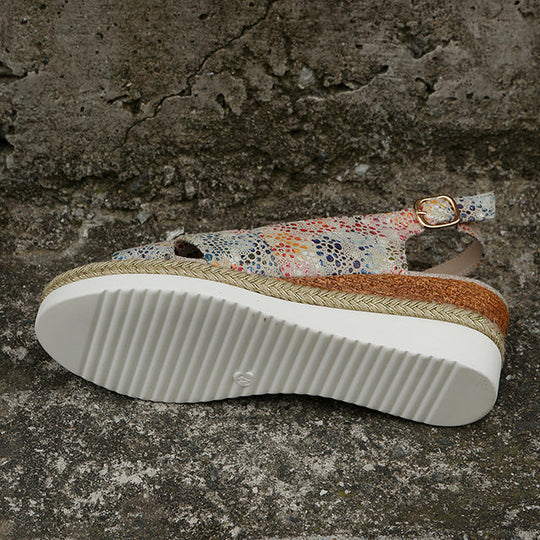 Bequeme Plateausandalen