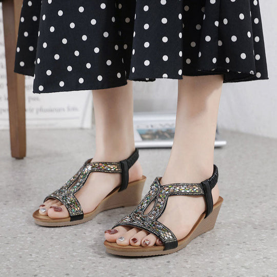 plateausandalen mit Strass verziert