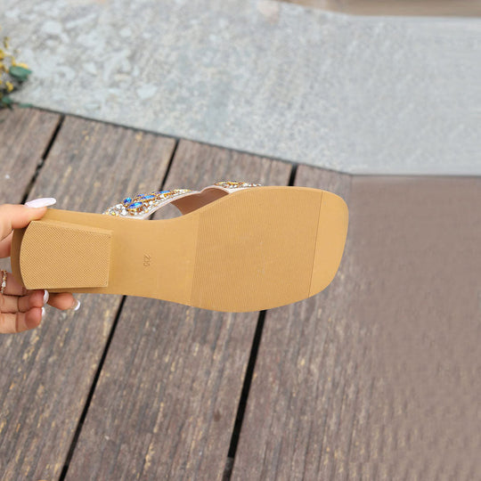 Mit Strass verzierte Hausschuhe