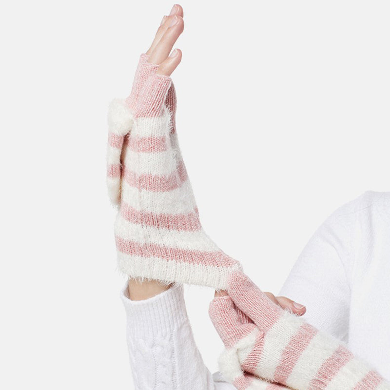 Gestreifte gestrickte Handschuhe