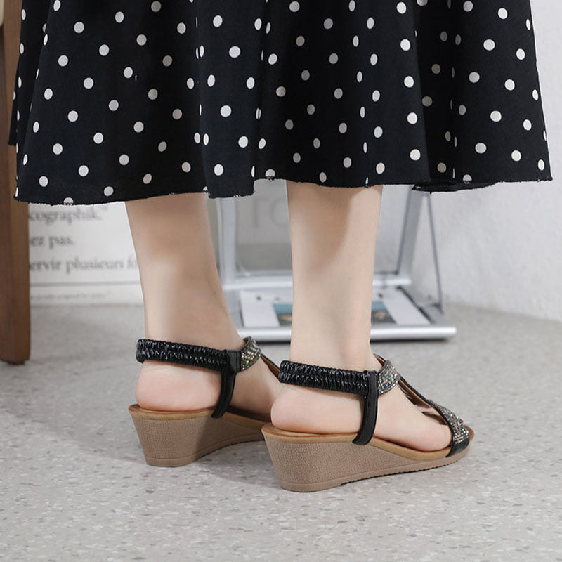 plateausandalen mit Strass verziert