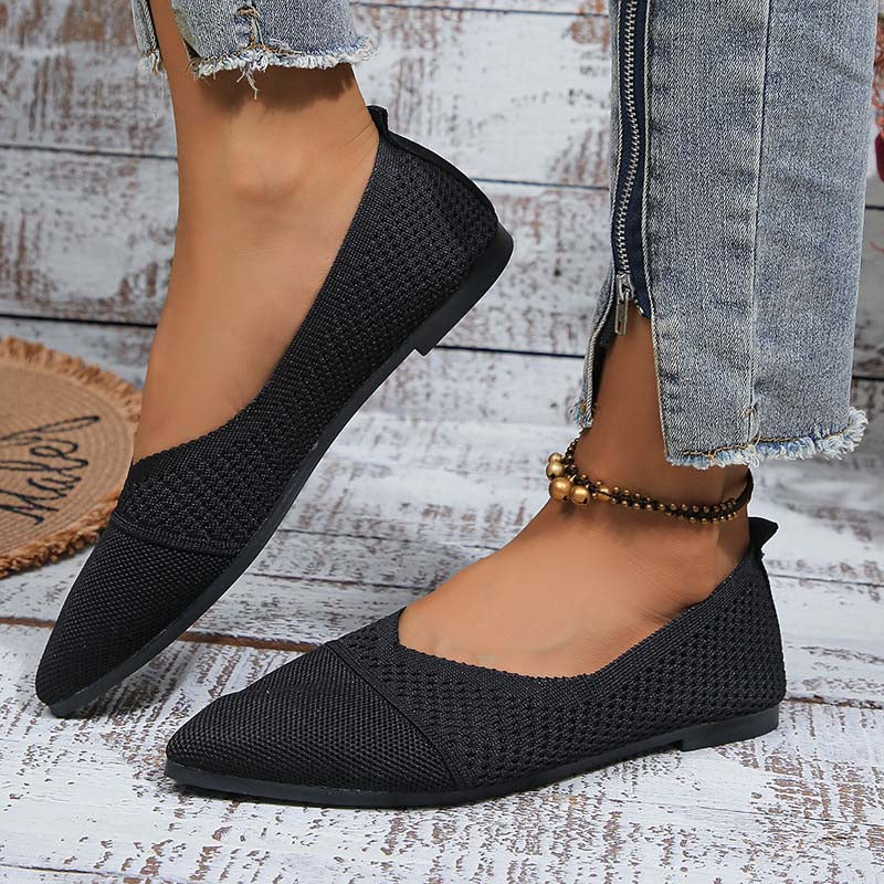 Atmungsaktive Schuhe mit spitzer Zehenpartie