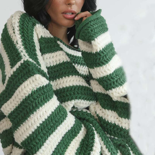 Lässiger gestreifter Strick-Pullover