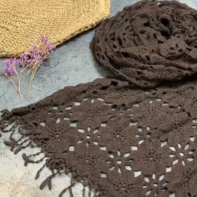 Lässiges Blumenhalsschal aus Creuse