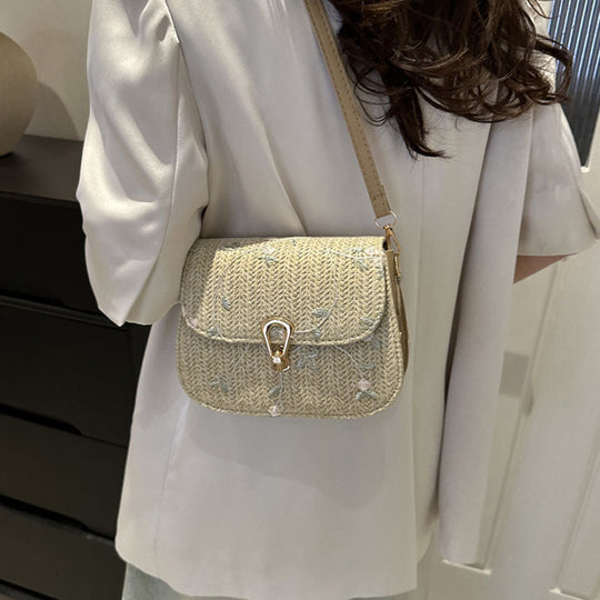 Lässiger Strohkoffer