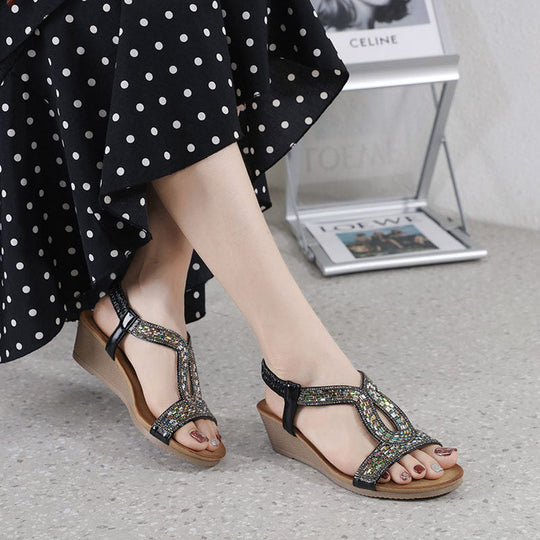 plateausandalen mit Strass verziert