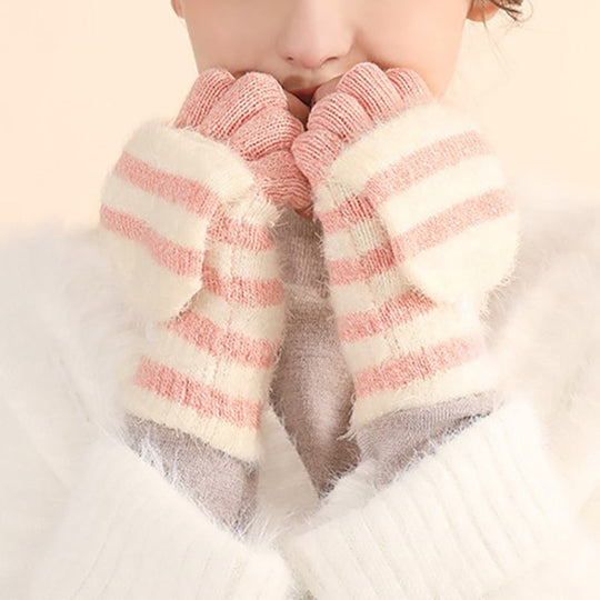 Gestreifte gestrickte Handschuhe