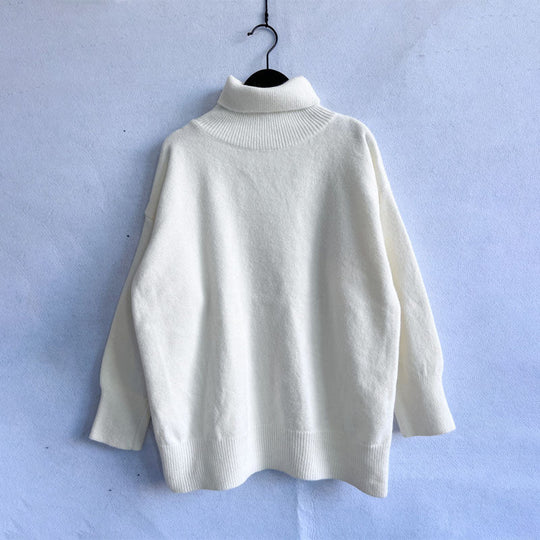 Lässiger Pullover aus einfarbigem Strick