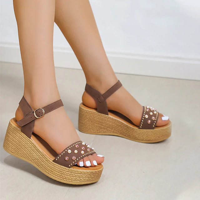 Lässige Plateau-Sandalen