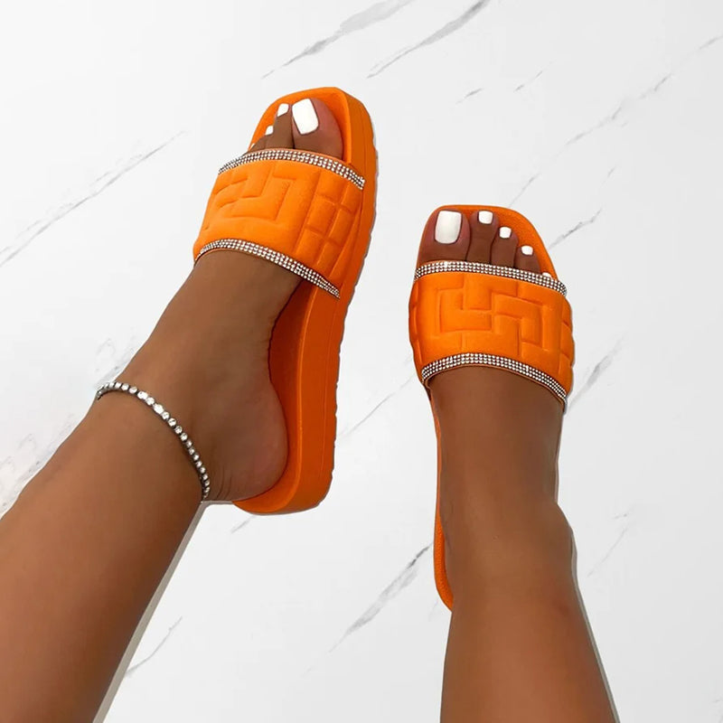 Lässige Badesandalen