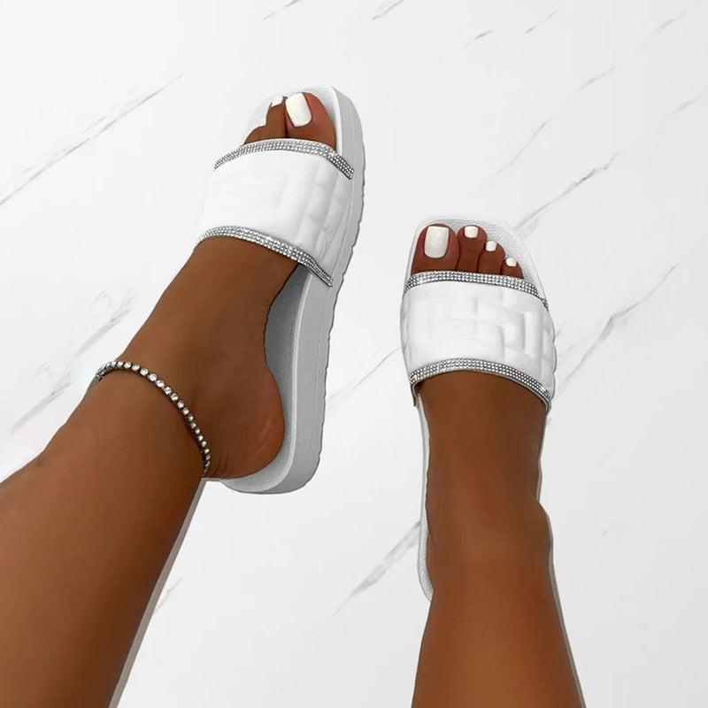 Lässige Badesandalen