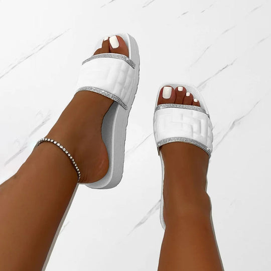 Lässige Badesandalen