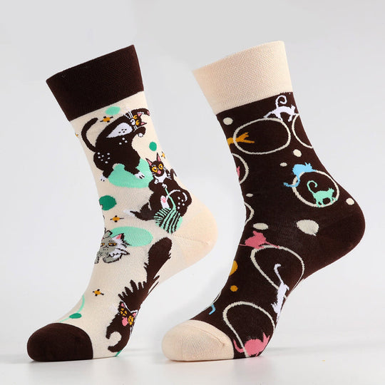 Asymmetrische Socken mit Tierdruck