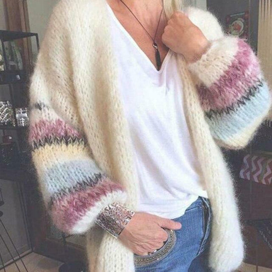 Lässiger gestrickter Cardigan mit Streifen