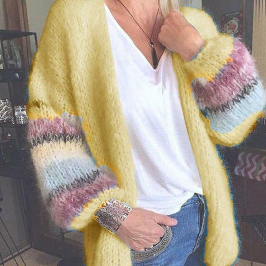 Lässiger gestrickter Cardigan mit Streifen